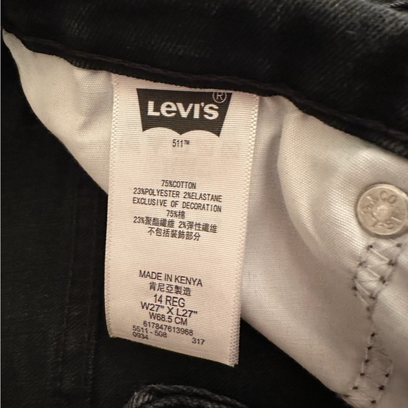 Levi’s 511 in Black Color - Picture 3 of 5